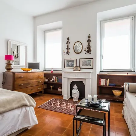 Sora Menica * רומא