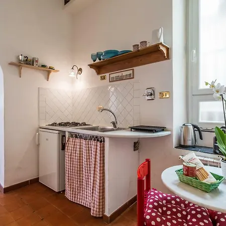 Sora Menica * רומא